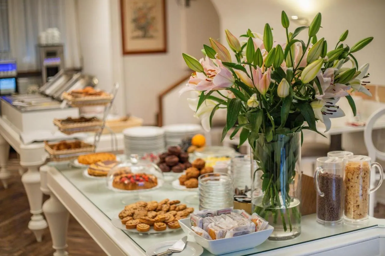 Hotel Degli Oleandri Sirmione 3*,  Italien