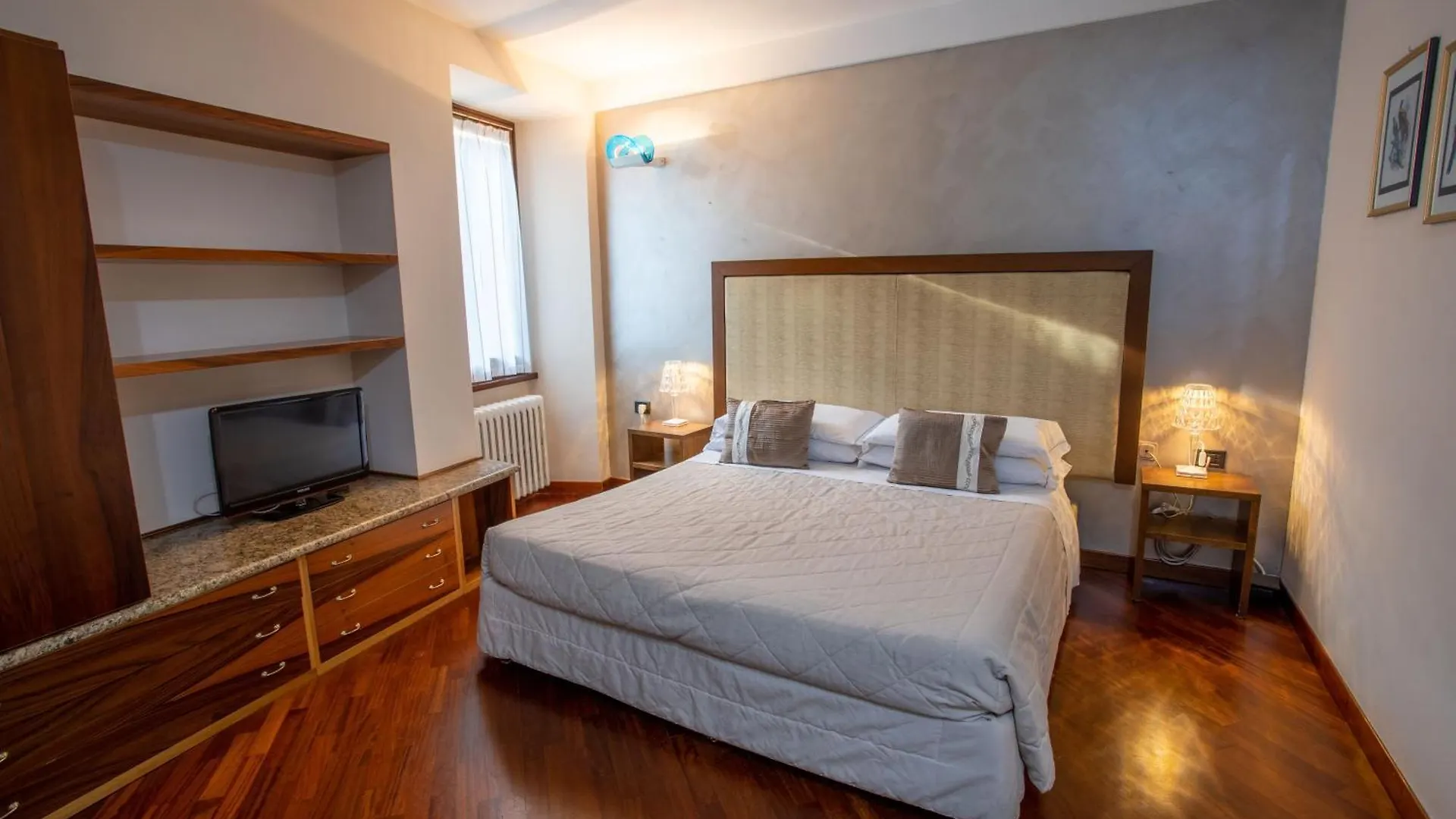 Hotel Degli Oleandri Sirmione 3*,  Włochy