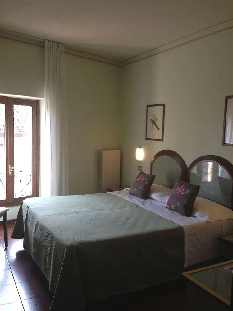 Hotel Degli Oleandri Sirmione 3*,