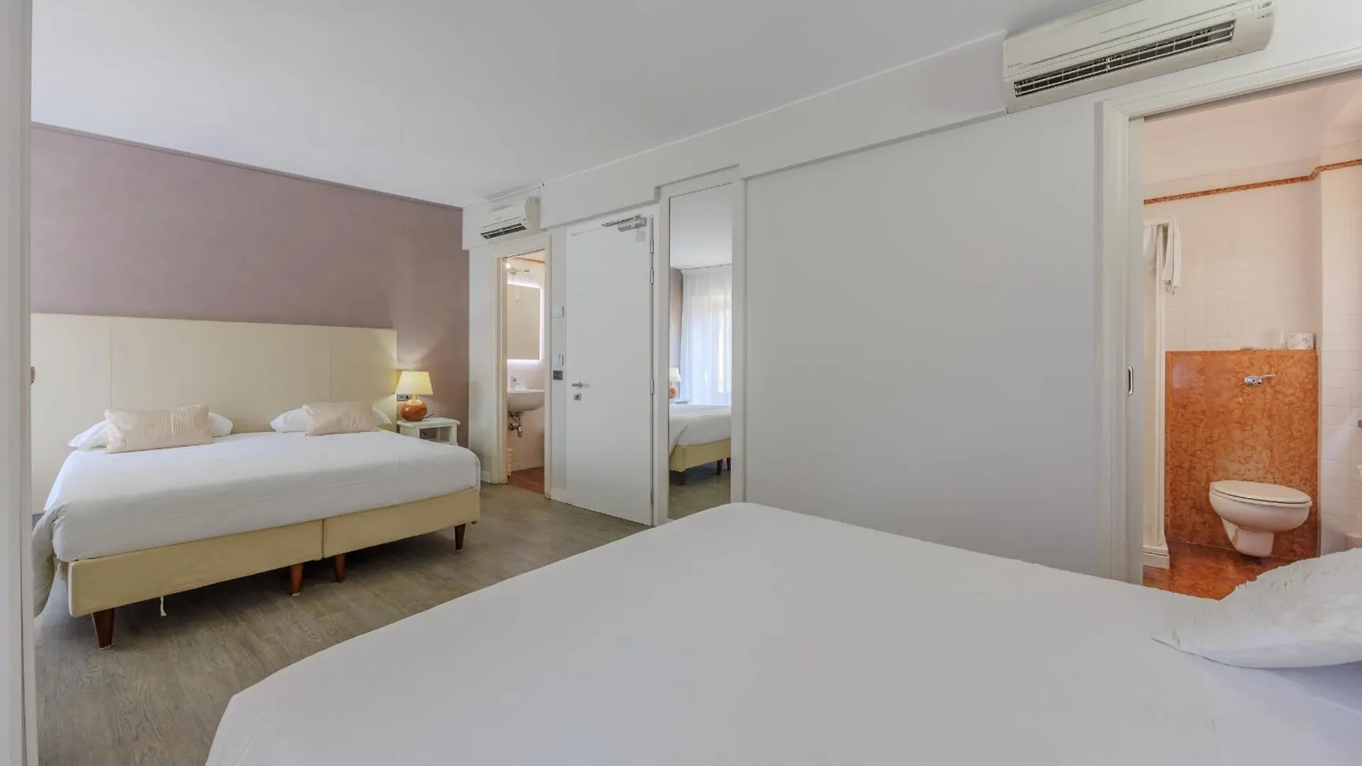 Hotel Degli Oleandri Sirmione 3*,