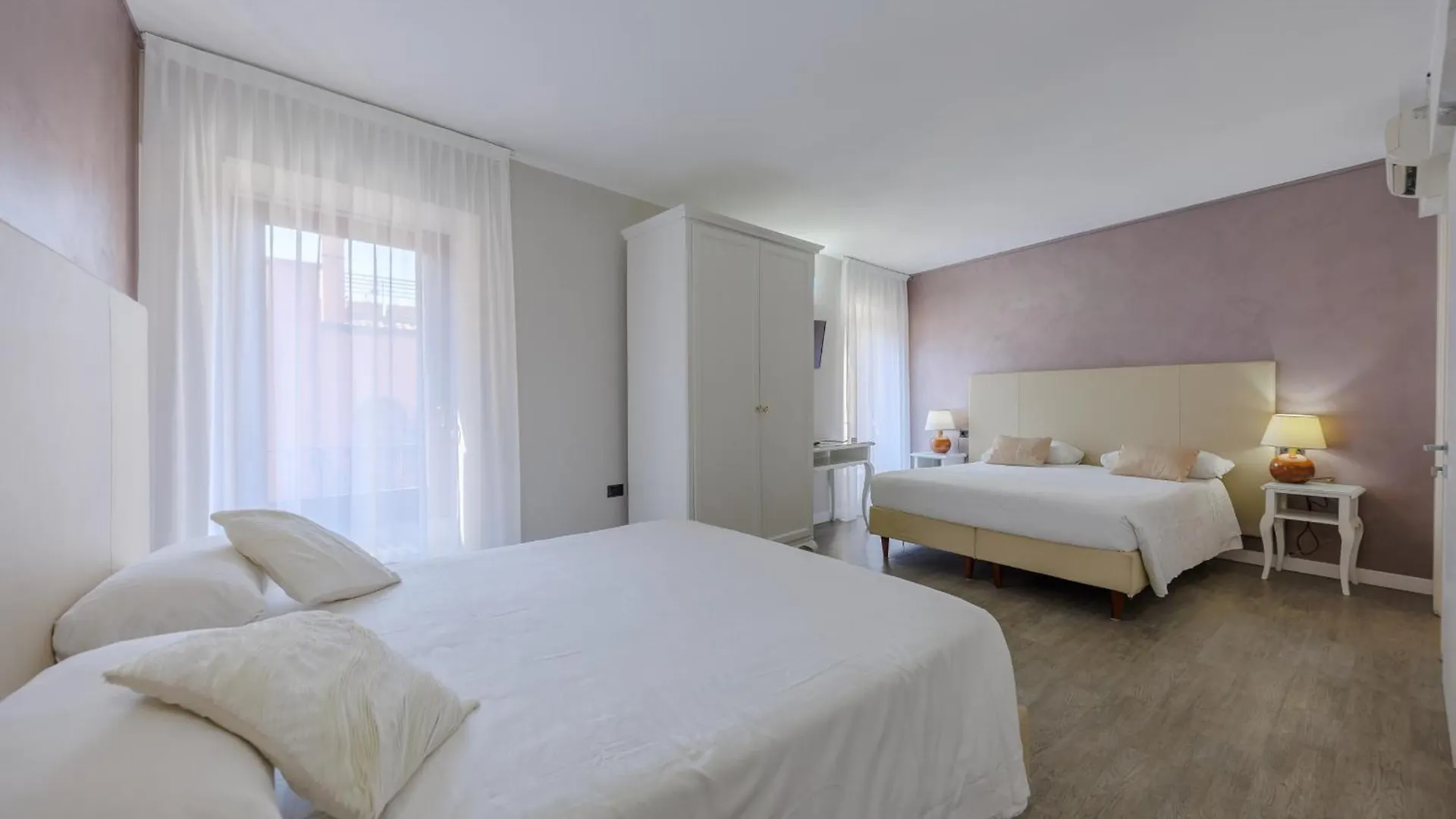 Hotel Degli Oleandri Sirmione 3*,  Włochy
