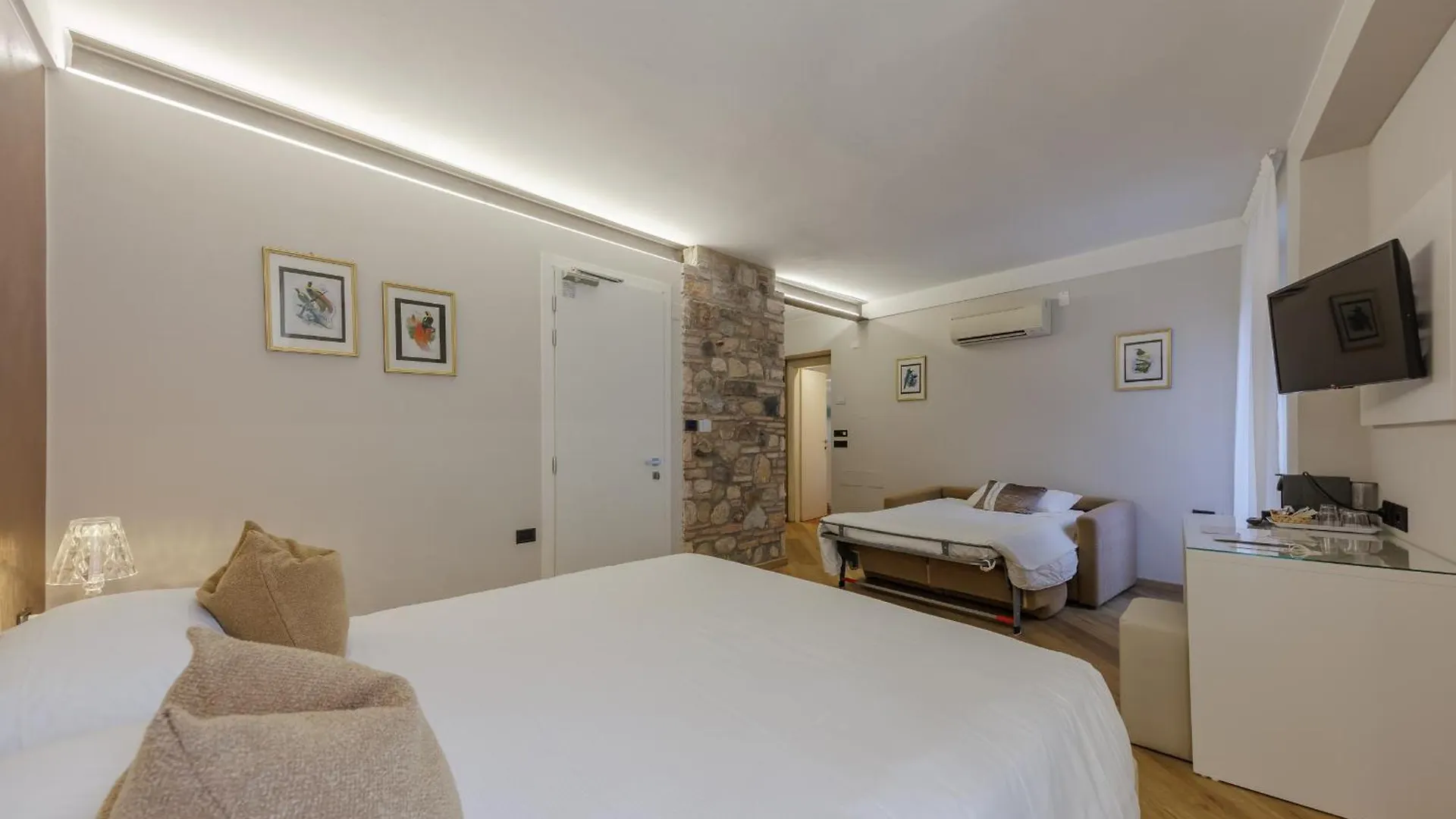 Hotel Degli Oleandri Sirmione 3*,