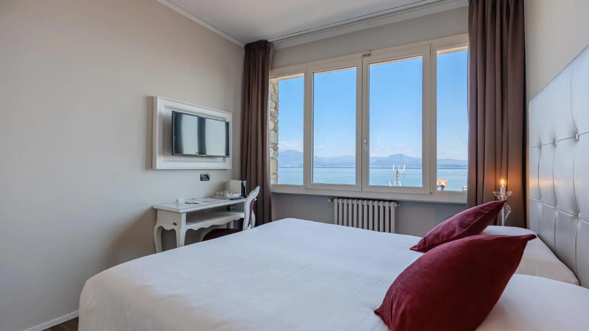 Hotel Degli Oleandri Sirmione 3*,  Włochy