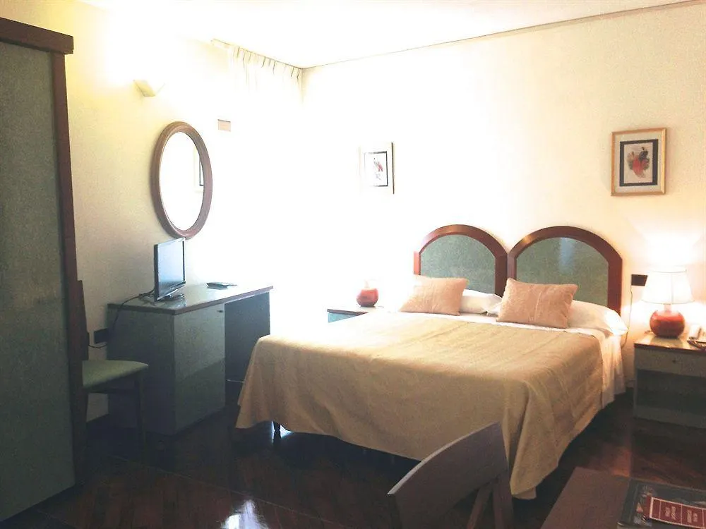 ***  Hotel Degli Oleandri Sirmione Italien