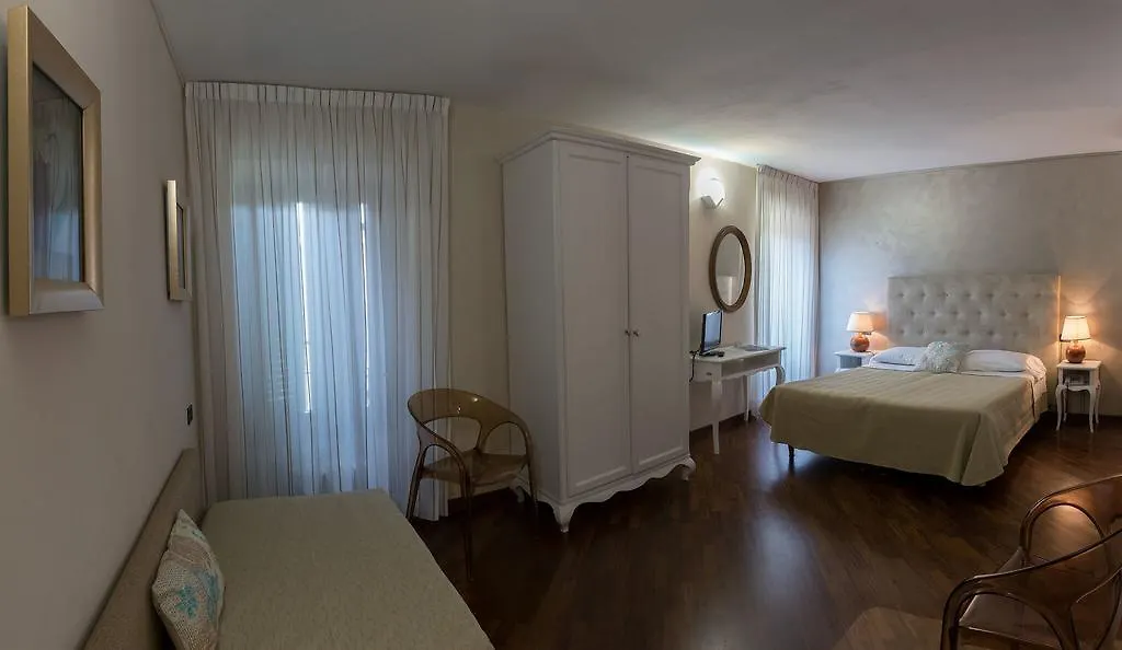 Hotel Degli Oleandri Sirmione 3*,  Italien