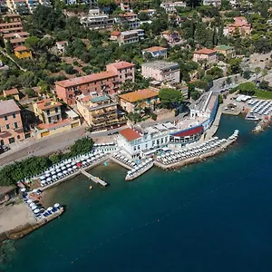 https://hotel-la-caletta.it-tuscanyhotel.com